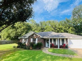 3520 Fairwood Cir, Moss Point, MS 39563