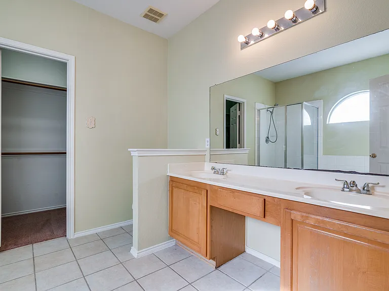 4214 Carrington Dr — Photo 7