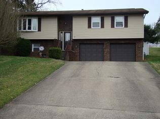 103 Hickory St, Hurricane, WV 25526