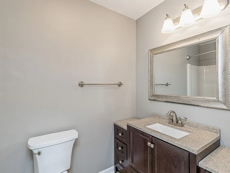 2079 NW Hickory Ln — Photo 11
