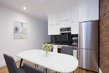 Rented by R New York