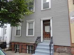 188 3rd St, Troy, NY 12180