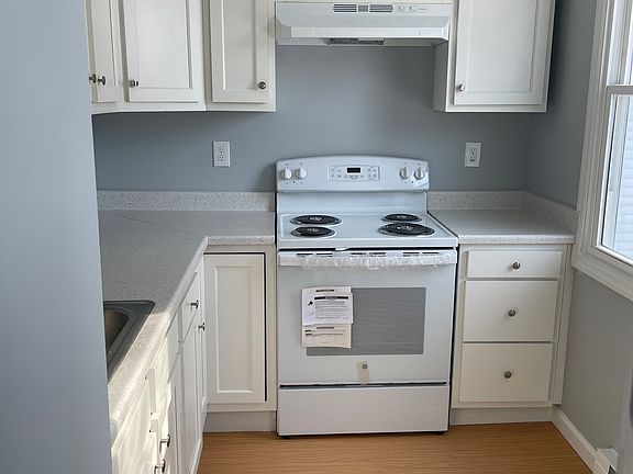 5th image of 506 Clinton Ave #1