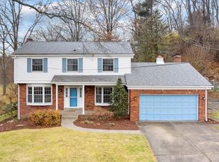 2184 Garrick Dr, Pittsburgh, PA
