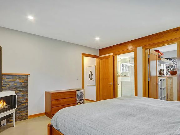 3rd image of 12459 Ridge Pl