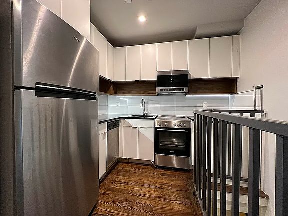 2nd image of 298 Ellery St APT 1R