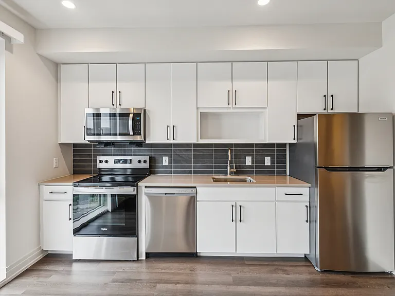 Park Morton Apartments — Photo 61