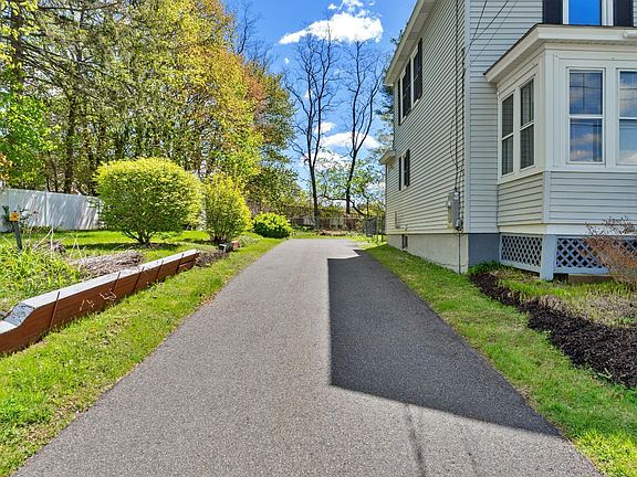 3rd image of 8 Mohegan St