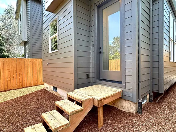 L0628, 2907 N Russet St #B, Portland, OR 97217