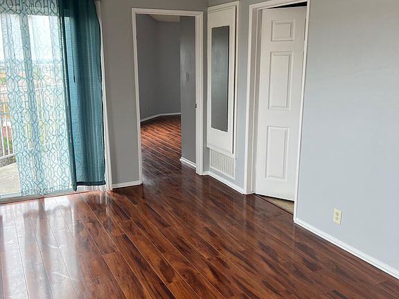 5th image of 2211 S Gaffey St Unit 6