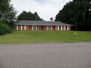 304 Newitt Vick Dr, Vicksburg, MS 39183