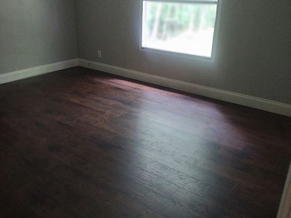5th image of 131 Elizabeth Anne Dr