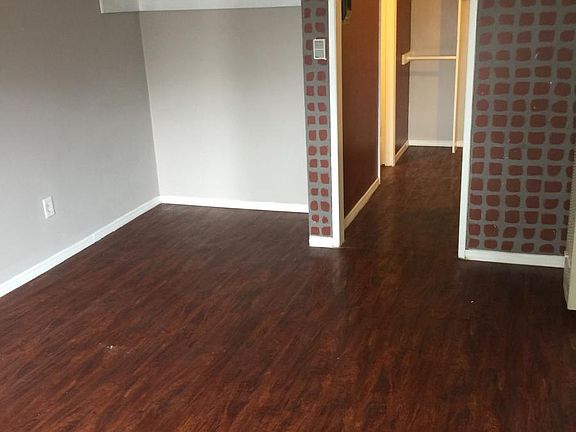 3rd image of 1941 Wilcox Ave APT 14