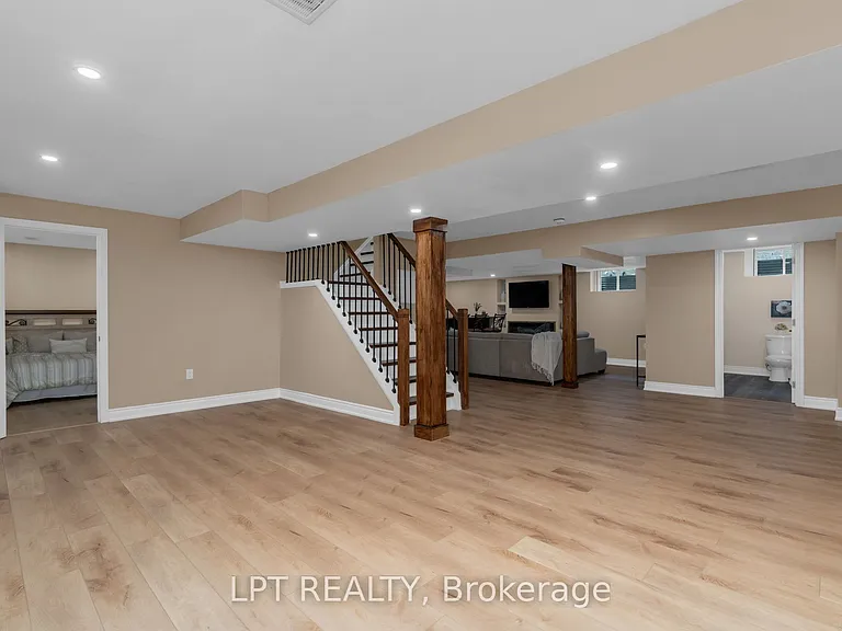 47 Northview Cres — Photo 25
