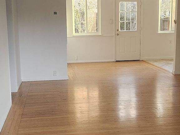 2nd image of 1912 Wentworth Ave