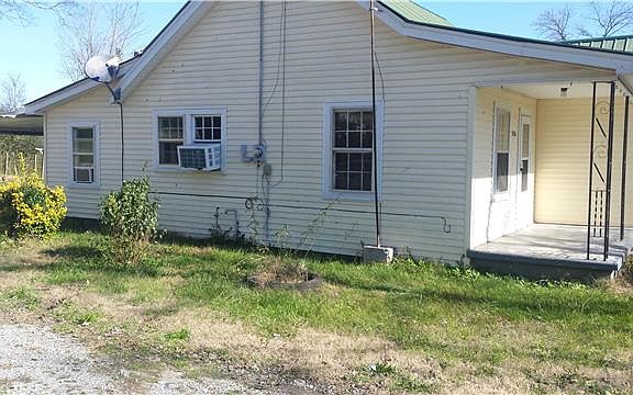 2nd image of 328 Hayes St