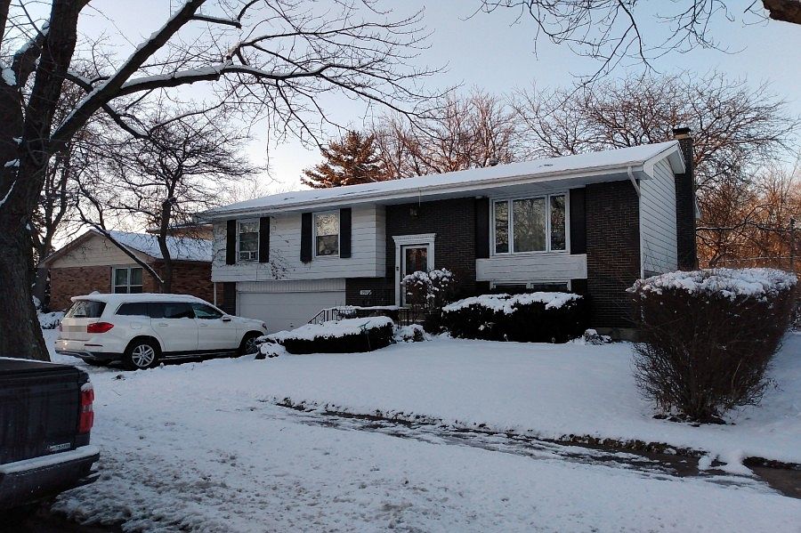 2nd image of 2946 Chayes Park Dr