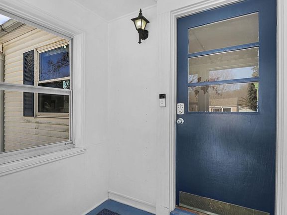 4th image of 2513 Moland Street