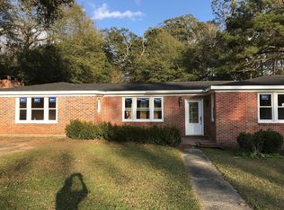 200 N Trinity St, Geneva, AL 36340