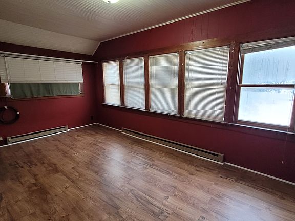 4th image of 915 Barland St #2