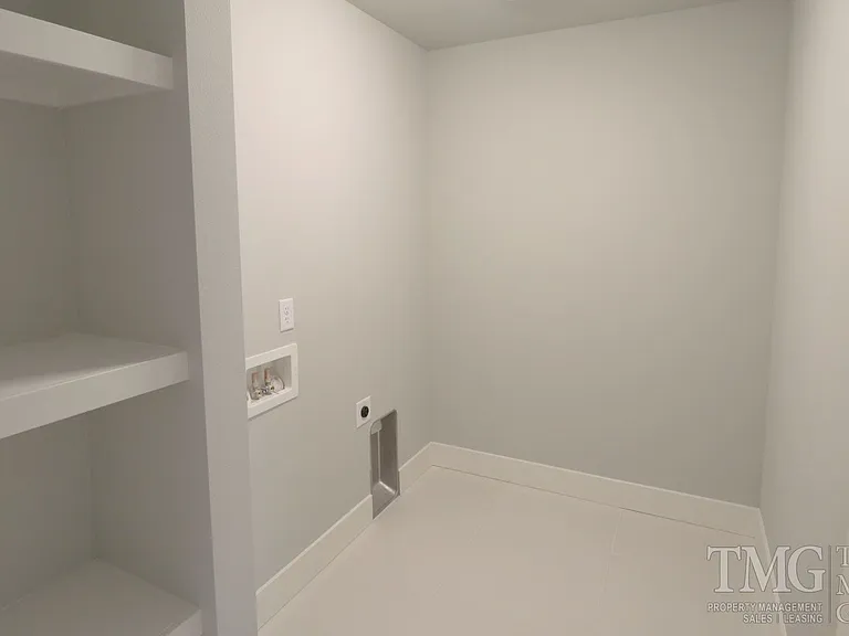 10816 NE 119th Pl — Photo 13
