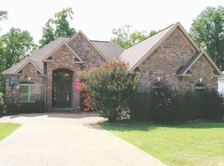 233 Pleasant Holly Dr, Benton, AR 72015