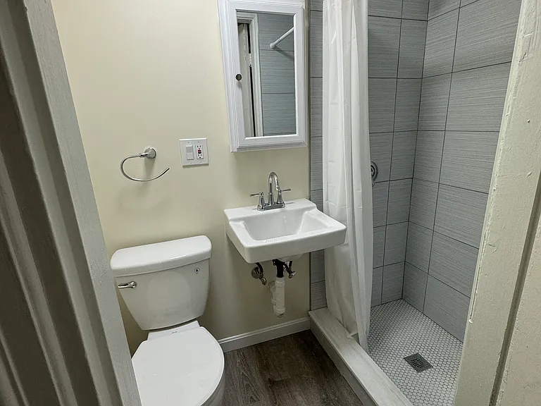 55 Water St — Photo 16