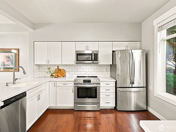 3rd image of 23300 SE Black Nugget Road #M2