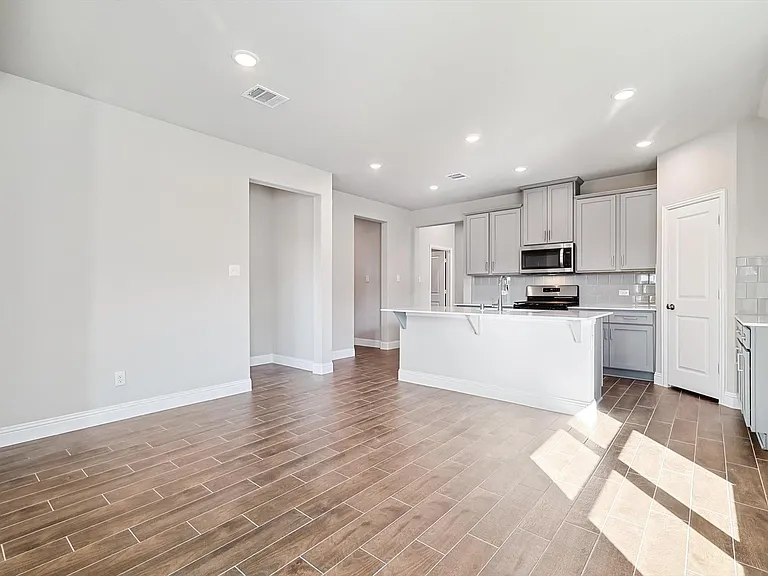 405 Portina Dr — Photo 39