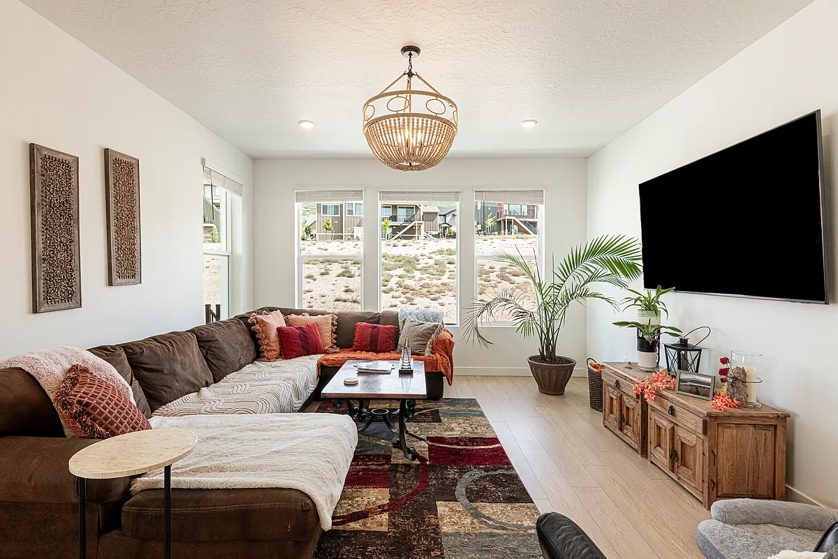 Livingroom - 2274 N Wildwood Ln