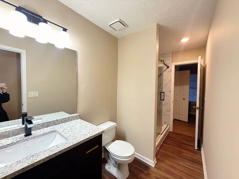 3990-1 Oak Glenn Dr — Photo 4