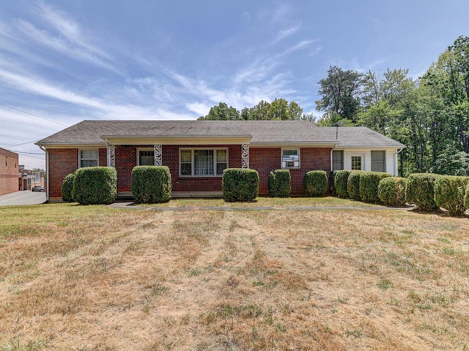 1st image of 26 Lilac Ln