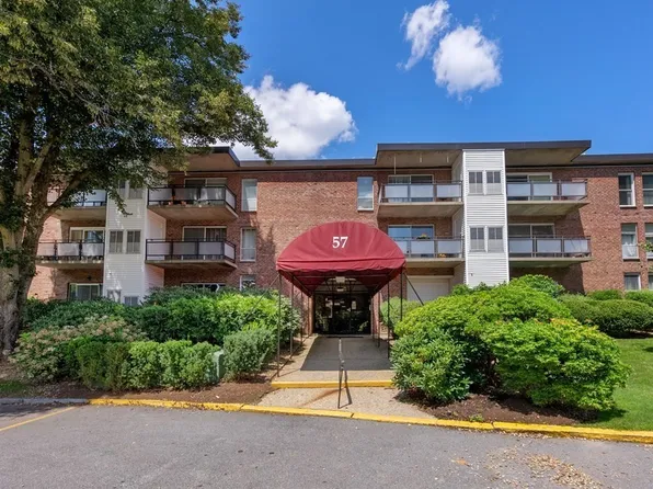 57 Broadlawn Park APT 17A, Chestnut Hill, MA 02467