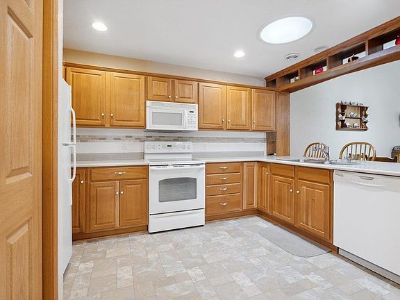 3rd image of 2631 Orchard Dr Unit 2