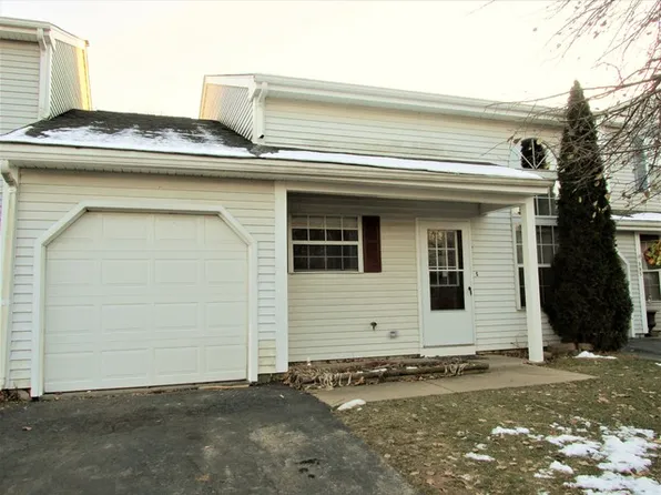 587 Nantucket Way, Island Lake, IL 60042