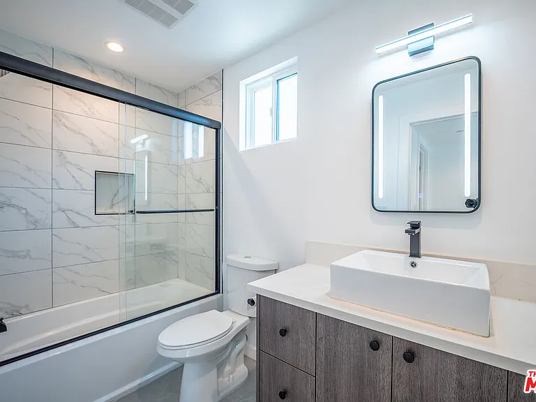 246 N Dillon St #1/2 — Photo 30