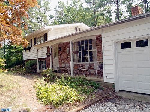 2nd image of 28 Elm Dr