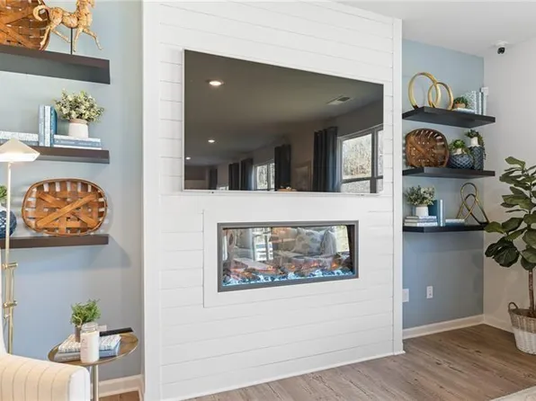 682 Summerwood Ln, Dawsonville, GA 30534