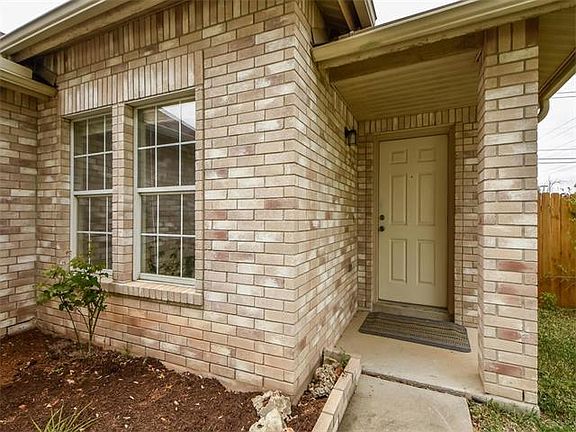 5th image of 1303 Deerhound Pl