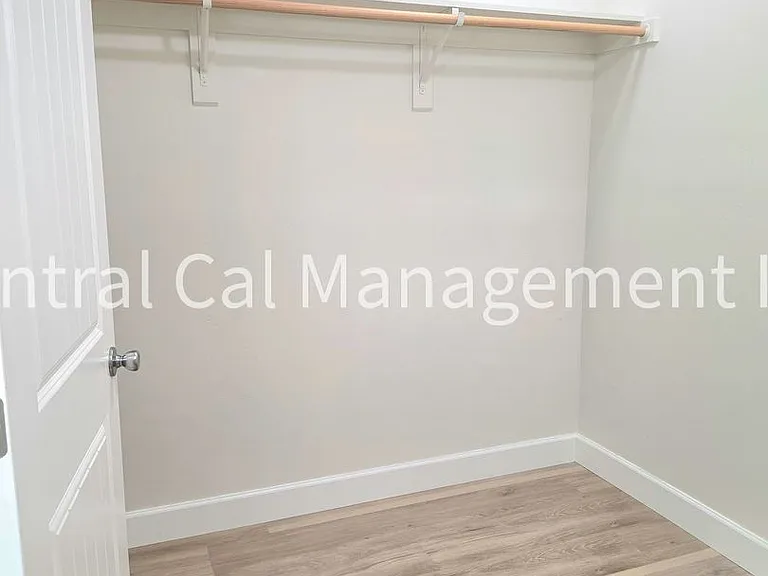 9029 Almond Creek Dr — Photo 30