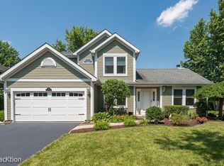 85 Brookshire Ln, Aurora, IL 60502