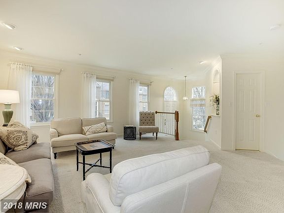 4th image of 11411 Hollowstone Dr