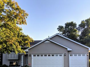 2067 Greenway Ave, Shakopee, MN 55379