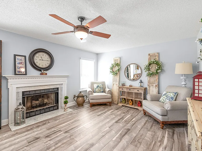 3929 Wexford Ln — Photo 6