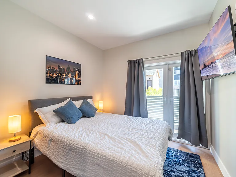 1140 Elden Ave #4 — Photo 4