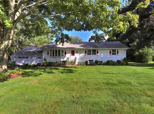 11 Macarthur Rd, Trumbull, CT 06611