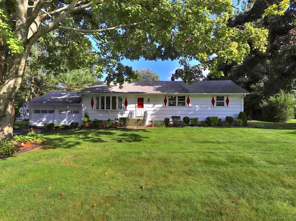 11 Macarthur Road, Trumbull, CT 06611
