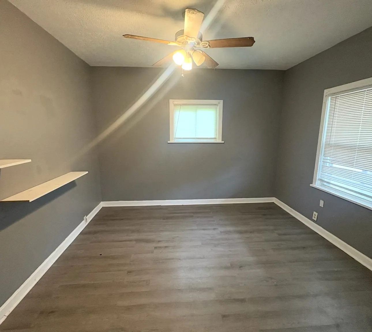 3 bed, 1080 sqft, $1,300 — Photo 1