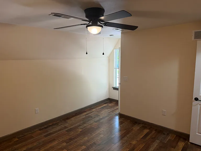 526 Gillham St — Photo 15
