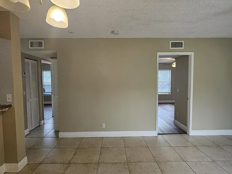 1561 Windorah Way #A — Photo 3